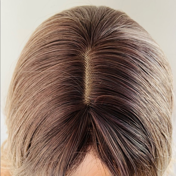 A Very Pretty Ombre Ash Blonde Synthetic Fiber Wig with Bangs for Daily Wear… - Picture 2 of 5